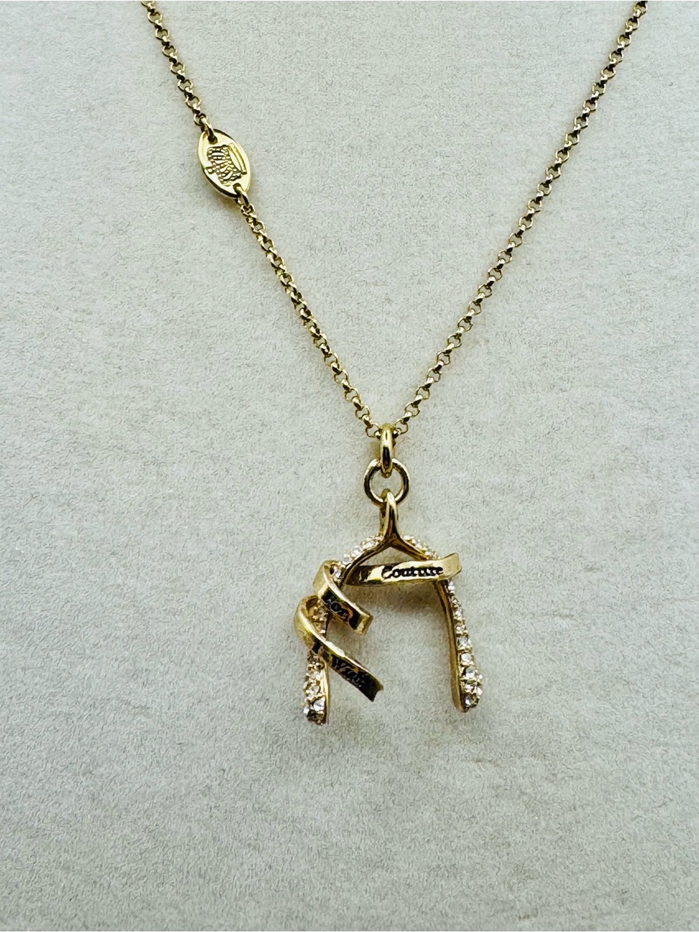 Juicy Couture “I Wish For Couture” Wishbone Pendant Necklace Gold Tone with Box